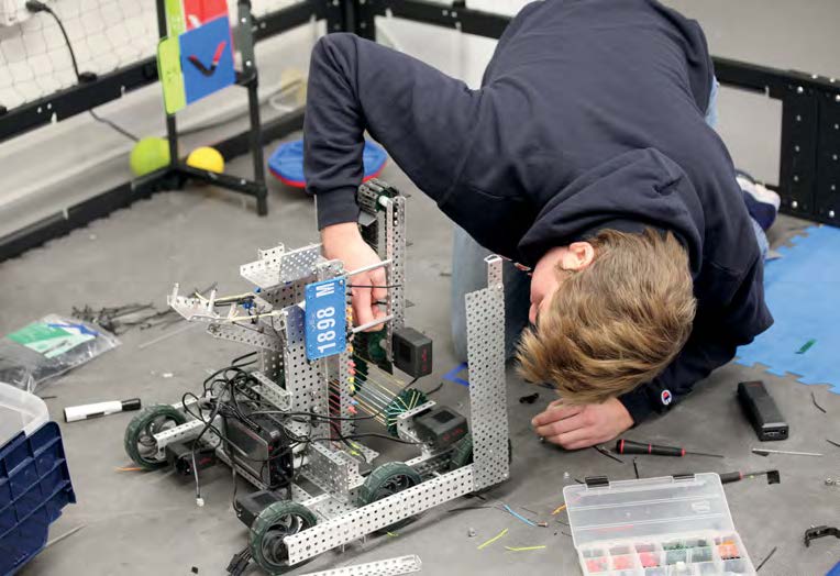 Robots Qualify for National Competition